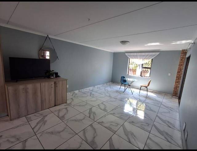2 BEDROOM TOWNHOUSE FOR SALE IN GOEDEBURG